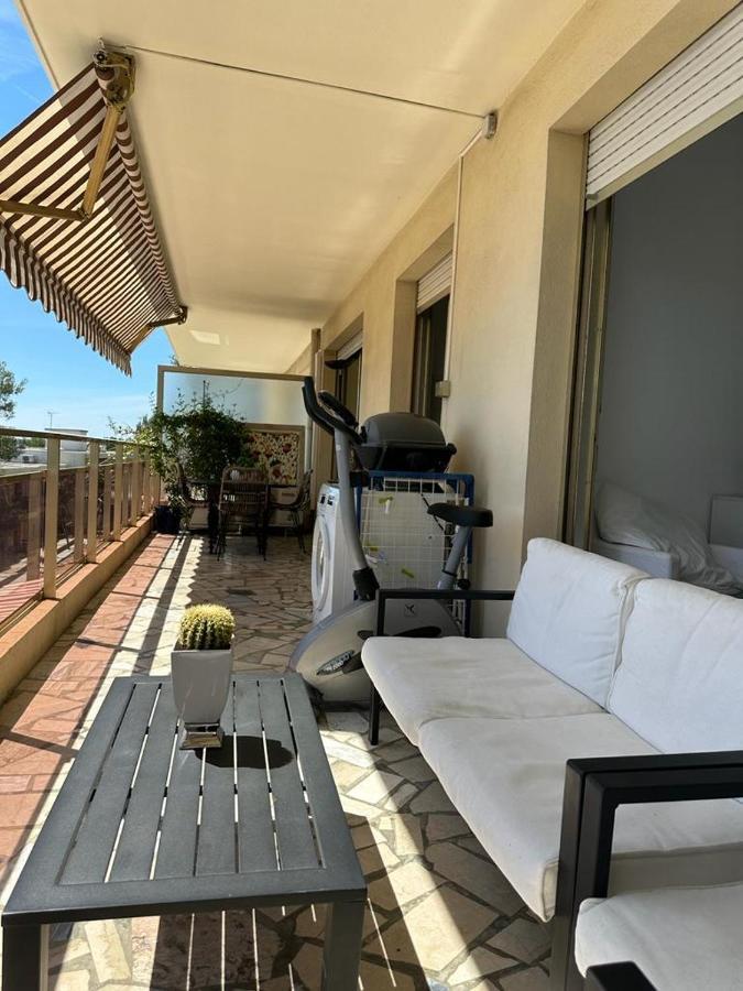 Bel Appartement Avec Vue Mer Villeneuve-Loubet Exterior photo