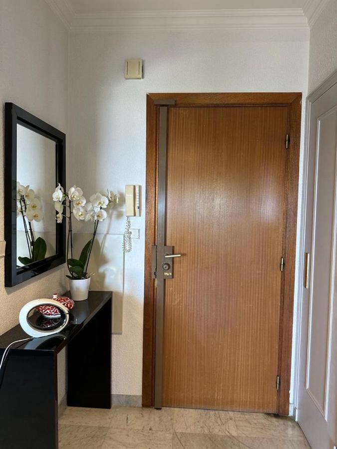 Bel Appartement Avec Vue Mer Villeneuve-Loubet Exterior photo